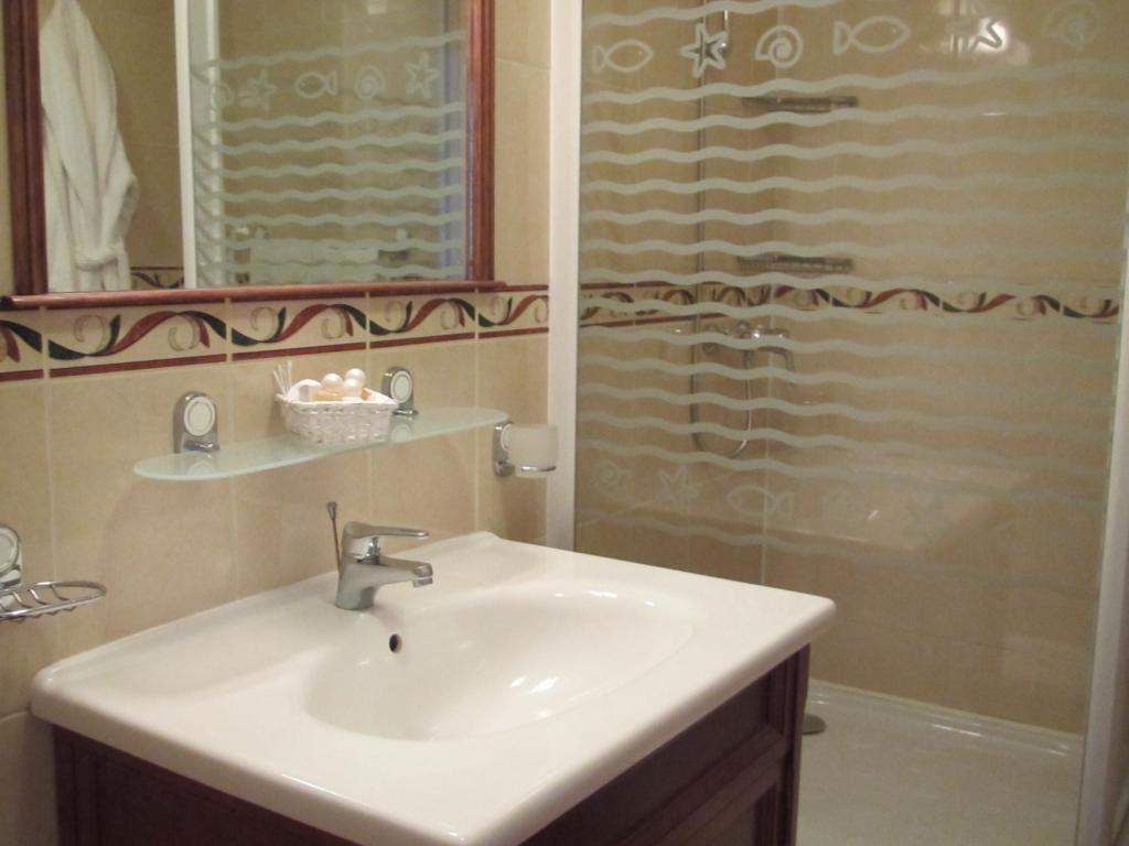 Chateau Beau Jardin Hotel Gaillan-en-Medoc Bilik gambar